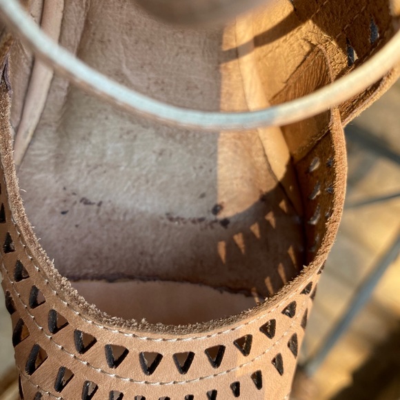 Jeffrey Campbell Nude Rodillo Wedges Pumps - Picture 9 of 10